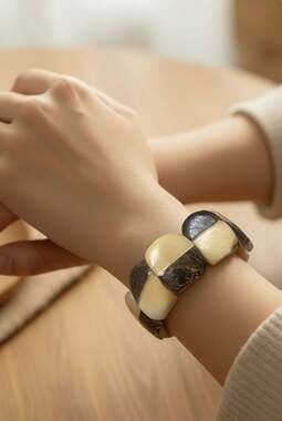 Vintage Handcrafted Two-Tone Tagua Nut and Coconut Shell Stretch Bangle Bracelet